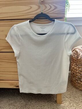American Eagle Outfitters White Ribbed Crewneck Short Sleeve Tee